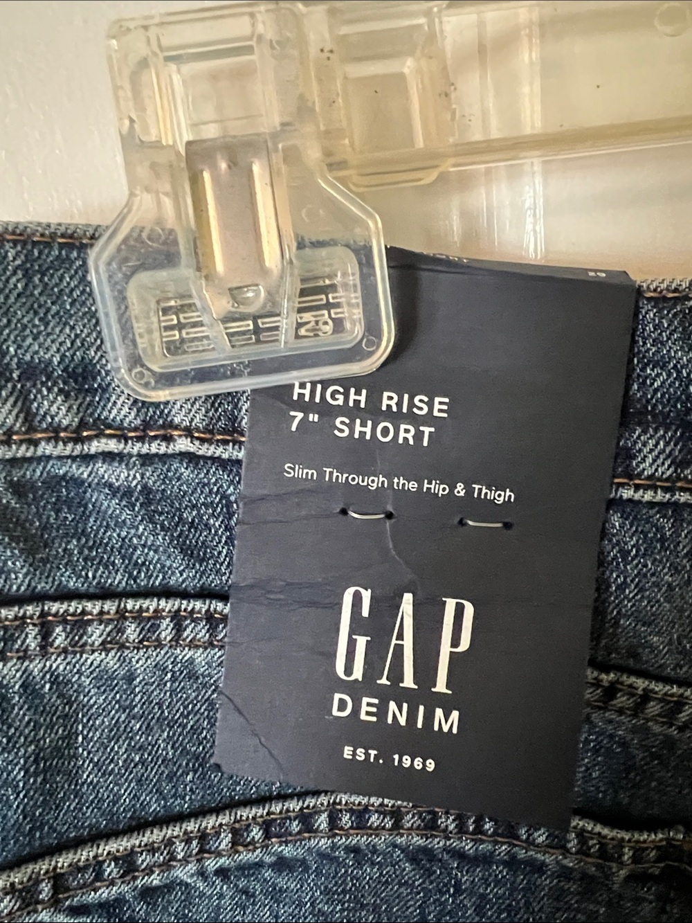 Gap High Rise 7” Short - Picture 6 of 6